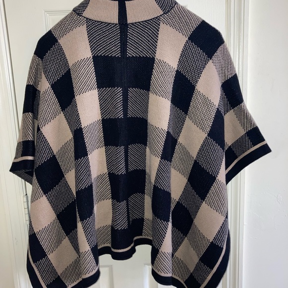 Anne Klein Tan blk Cape/ Sweater - Picture 2 of 9